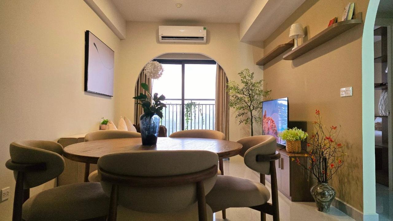 Peaceful Saigon Apartment *